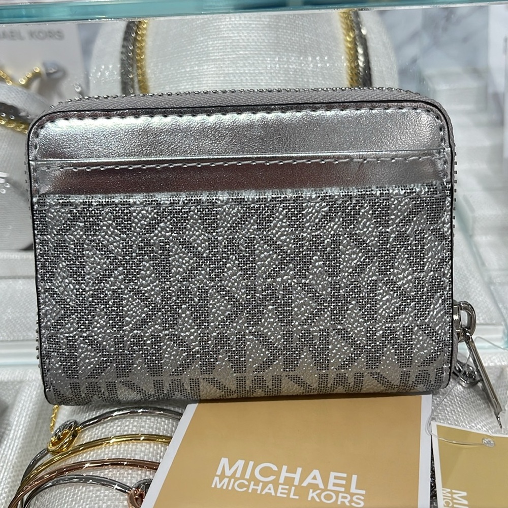 Michael Kors Women Medium Logo Zip Around Card Case Coin Pouch Wallet Silver
NWT - Picture 15 of 16